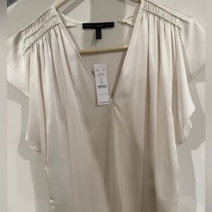 WHBM NWT Vneck Flutter Sleeve Top